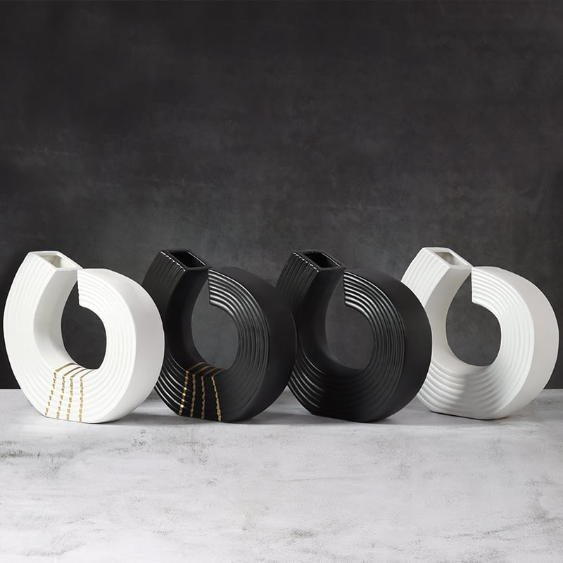 Aranjament ceramic pentru flori, în stil nordic minimalist, cu formă de notă și fir auriu