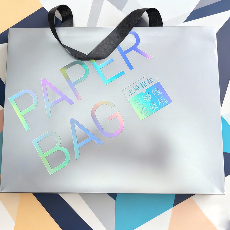 Sac de hârtie personalizat pentru magazin de haine, ambalaj de cumpărături de lux pentru sărbători, imprimare logo disponibil