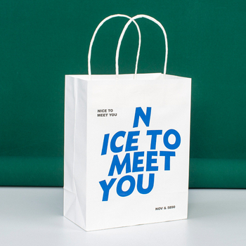 Geantă de hârtie kraft personalizabilă pentru îmbrăcăminte, pungă cadou imprimată prin offset, imprimare logo disponibilă