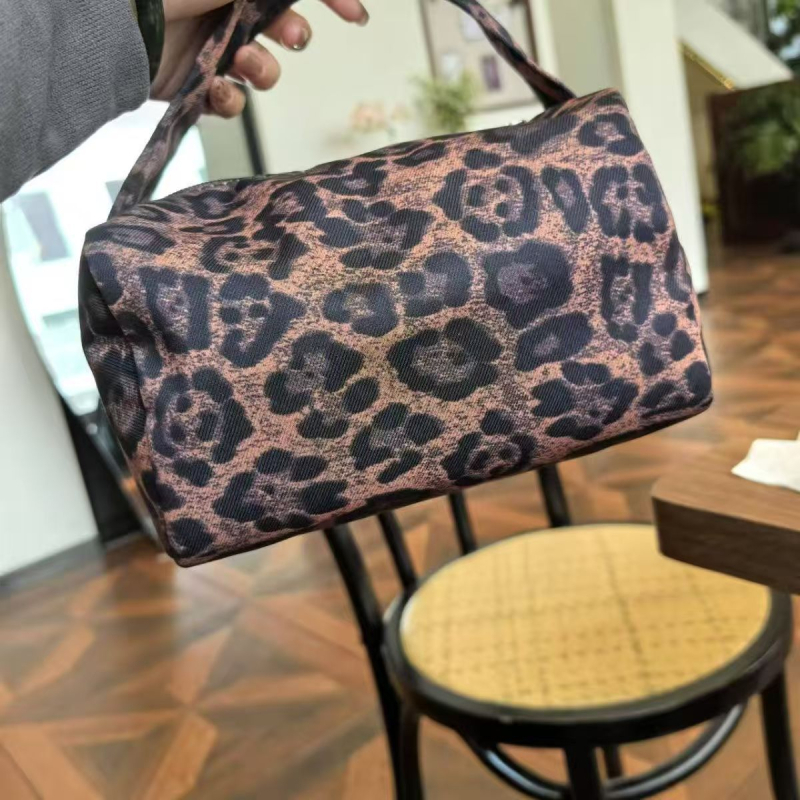 Ženska kozmetička torbica s leopard printom, prijenosna putna torbica velikog kapaciteta za njegu kože i ruževa za usne, Oxford tkanina, najlonska podstava, zatvarač
