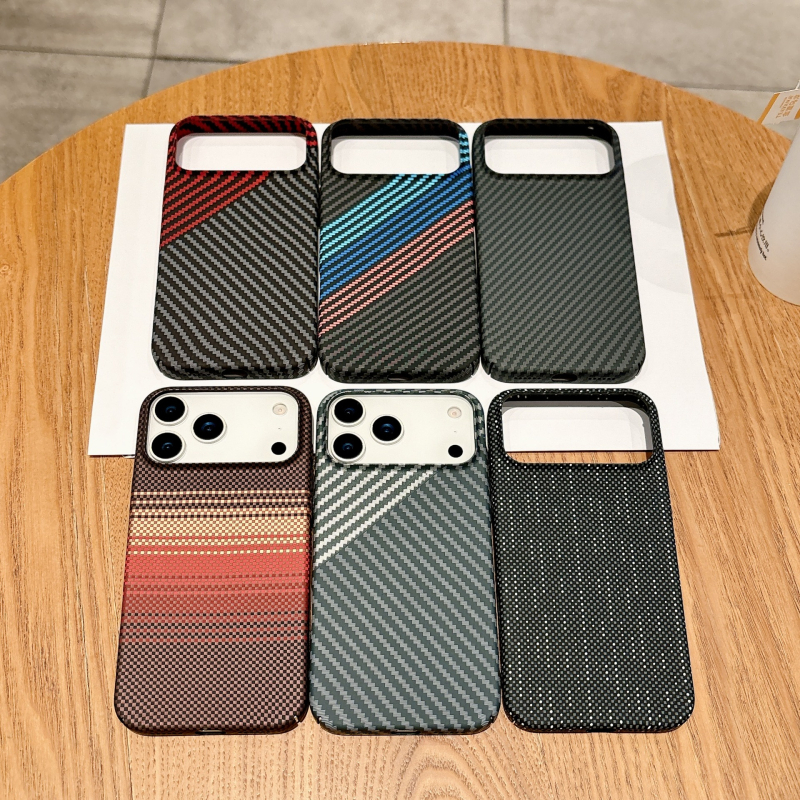 Husa iPhone 17 cu Kevlar water-transfer pentru iPhone 16 Pro Max, cu prindere magnetică încorporată și carcasă PC cu acoperire completă