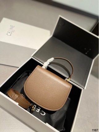 Saddle torba nadahnuta Arc de Triomphe, mala kružna crossbody torba za žene