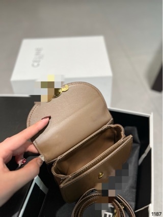 Saddle torba nadahnuta Arc de Triomphe, mala kružna crossbody torba za žene