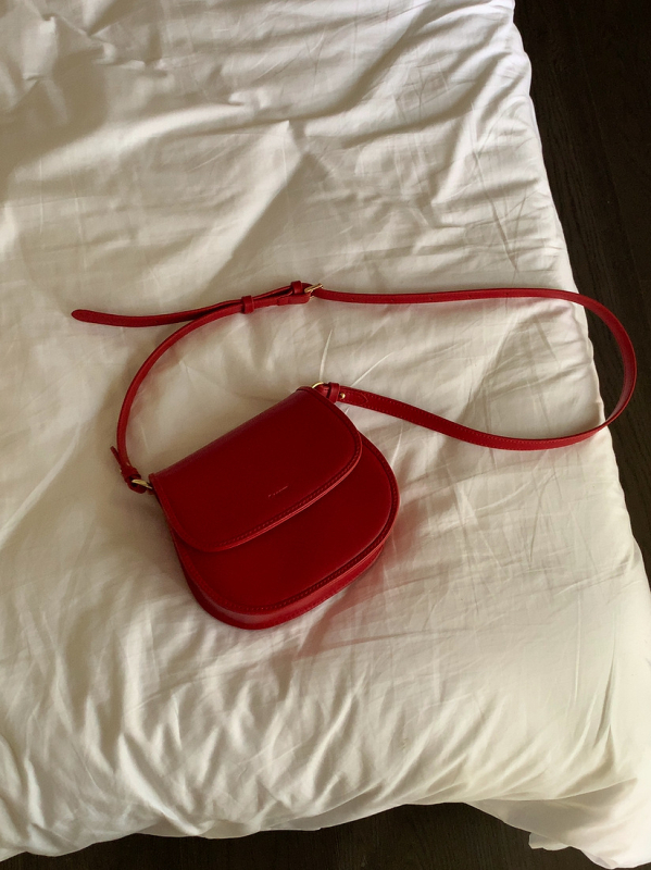 Sjedeća torba u korejskom stilu 2024, crvena PU, mala crossbody torba za svakodnevno nošenje