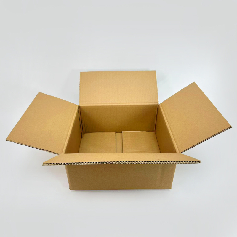 Cutii de mutat din carton kraft cu cinci straturi, rezistente, galbene, dimensiuni 31x31x16 cm; 38x34.5x17.5 cm; 43x32.5x17.5 cm