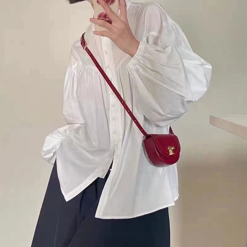 Crvena mini ženska torbica u stilu sedla, crossbody torba, magnetsko zatvaranje, XL veličina.