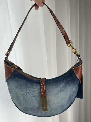Denim crescent crossbody torba, mala veličina, ulični stil, zatvarač, unutarnji džepovi za telefon i kartice