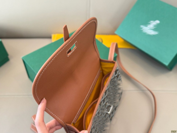 Sedlasta torba preko ramena, unisex, s logom, casual stil, 22 × 16 cm, koža bivolja, zatvaranje preklopom, unutarnja džep za telefon, brend 123, proljeće 2025