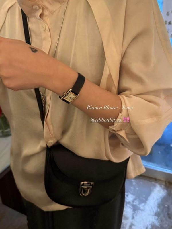 Korejska nišna crossbody torba za svakodnevnu upotrebu sa zatvorenjem, u paru s mini torbicom tipa sedlo