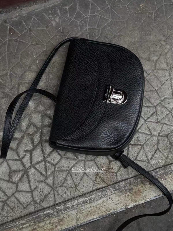 Korejska nišna crossbody torba za svakodnevnu upotrebu sa zatvorenjem, u paru s mini torbicom tipa sedlo