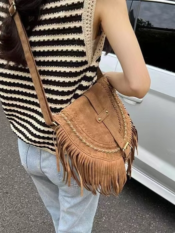 Ženska torbica od umjetne kože u boemski stil s resicama, torbica tip saddle, preko ramena, srednje veličine