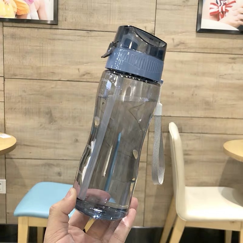 Pahar plastic portabil cu scară de măsurare și pai – sticlă sport cu design spațial