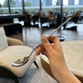 Lingură din oțel inoxidabil 304, textură ciocănită, mâner lung, pentru bucătărie occidentală și hoteluri, lingură de amestecat, supă, lingură de desert