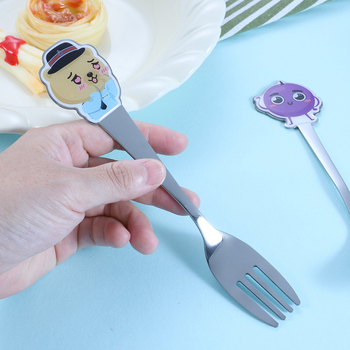 Set de tacâmuri pentru copii din oțel inoxidabil 304: furculiță, lingură și bețișoare într-o cutie cadou cu desen animat