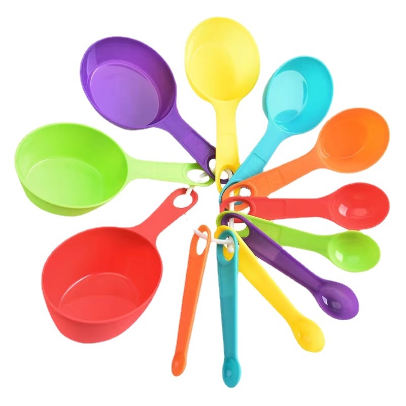 Set de linguri și căni de măsurat pentru cofetărie, cu marcaje gradate și mâner din plastic colorat