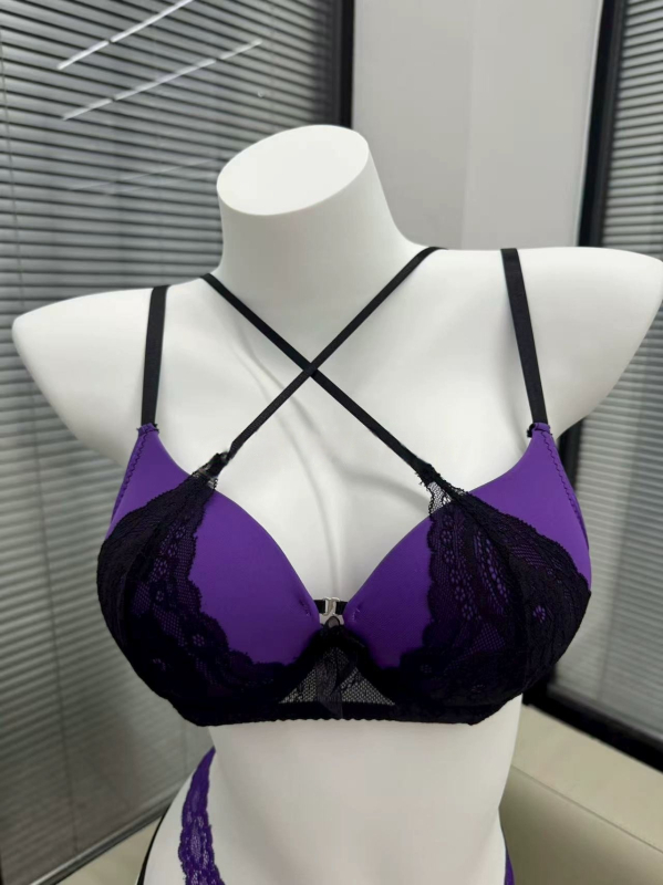 Francuski stil crno-ljubičasti čipkasti set grudnjaka s push-up za male grudi, protiv opuštanja, 3/4 košarice, srednje debljine