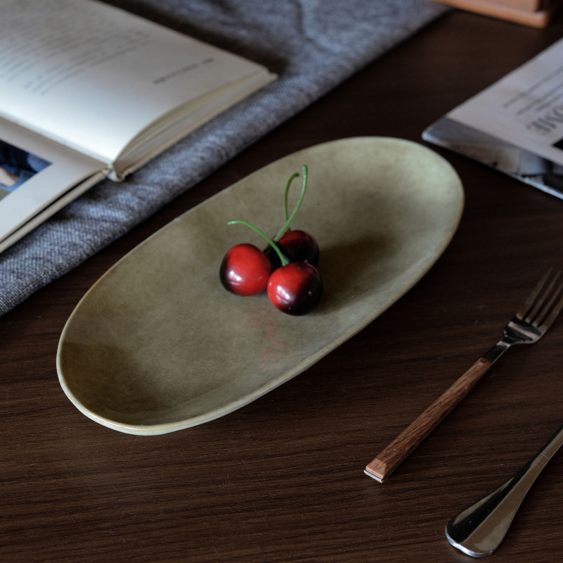 Farfurie ovală lungă din ceramică, formă neregulată, stil retro luxos pentru sushi și feluri reci