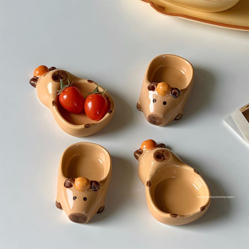 Farfurie ceramică în stil japonez cu capybara, pentru sosuri, salate, ketchup și oțet — drăguț