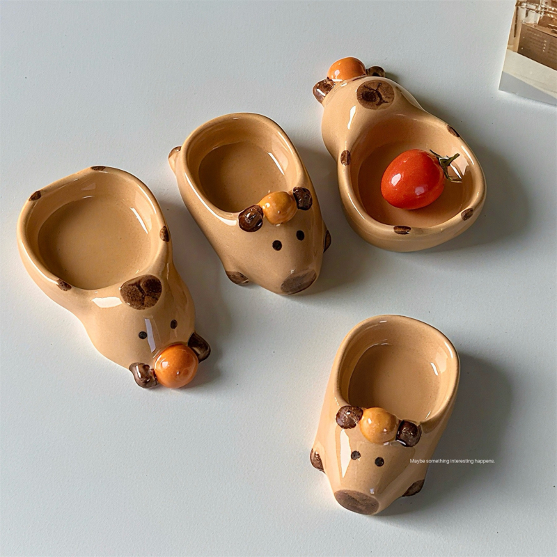 Farfurie ceramică în stil japonez cu capybara, pentru sosuri, salate, ketchup și oțet — drăguț