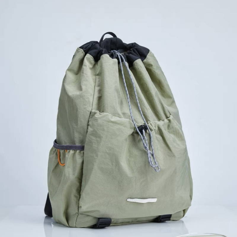 Unisex ruksak s vrpcom za sport i putovanja, jednofarbni najlon, 20–35 L, prozračan, pogodan za 15-inčni laptop