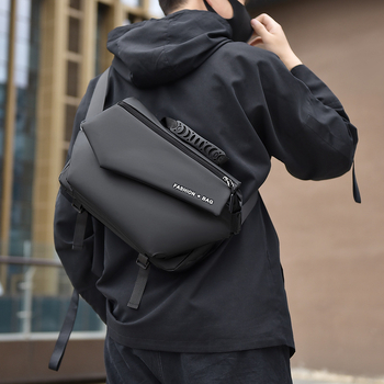 Férfi vízlepergető crossbody táska nagy kapacitással kerékpározáshoz