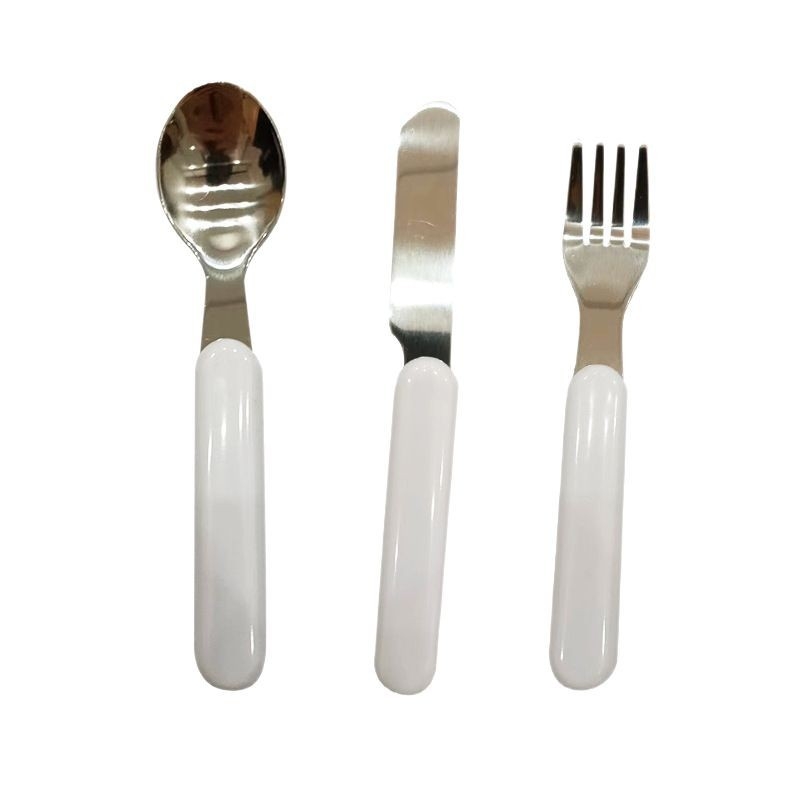 Set de tacâmuri pentru copii din oțel inoxidabil alb, include cuțit, furculiță, lingură și bețișoare de învățare cu mâner; stil nordic/european; oțel C1015.