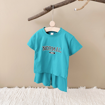 2025 novi dječji ljetni set u korejskom stilu: T-shirt s natpisom i šorc od pamuka, dva dijela