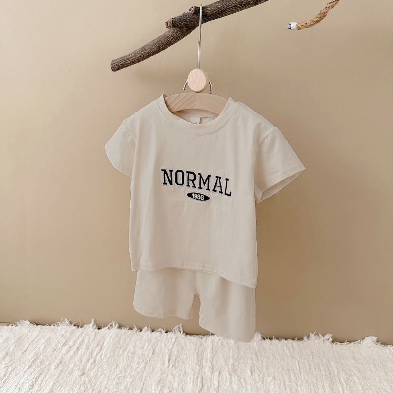 2025 novi dječji ljetni set u korejskom stilu: T-shirt s natpisom i šorc od pamuka, dva dijela