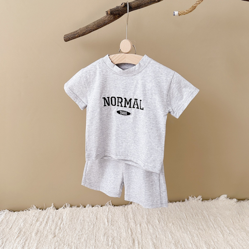 2025 novi dječji ljetni set u korejskom stilu: T-shirt s natpisom i šorc od pamuka, dva dijela