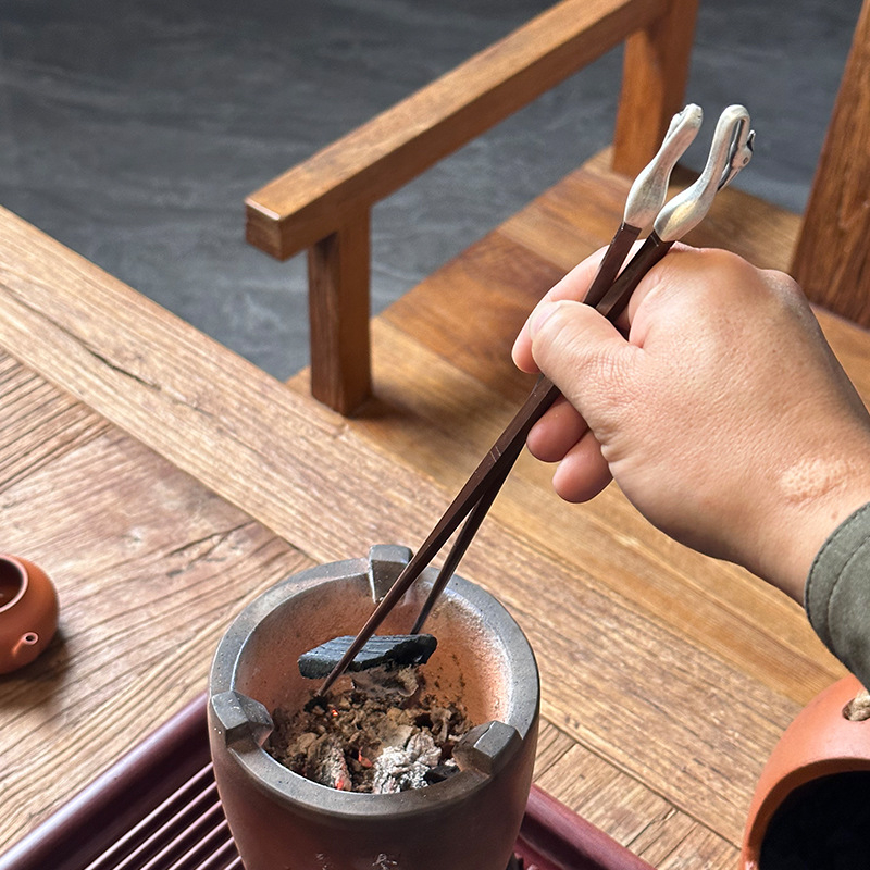 Set de ceai Kung Fu cu accesorii pentru sobă cu cărbune, cleme din lemn de nuc și lemn de măslin, bețișoare din cupru, manufactură manuală, stil retro