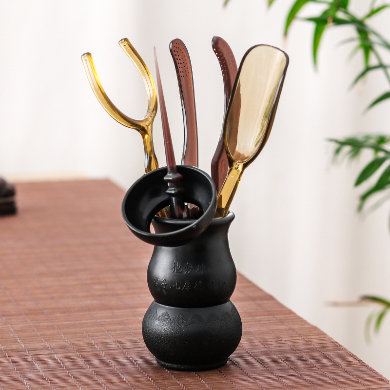 Set de ceremonie pentru ceai cu accesorii din plastic – clips pentru ceai, linguriță de ceai, strecurător de ceai, ac de ceai