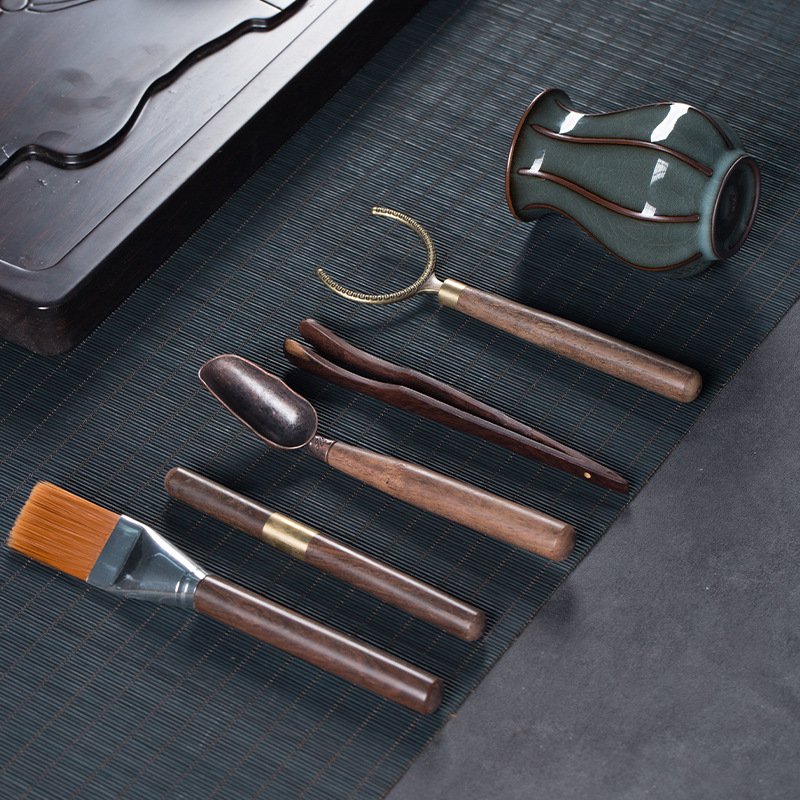Longquan Celadon Gongfu Set Ceai — Clip ceramic pentru ceai, lemn de abanos, accesorii în 7 piese