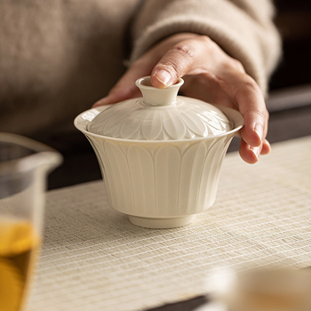 Guanlan gaiwan chinezesc retro cu petale albe de lotus, ceașcă ceramică cu capac pentru ceai Gongfu