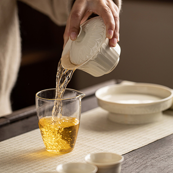 Guanlan gaiwan chinezesc retro cu petale albe de lotus, ceașcă ceramică cu capac pentru ceai Gongfu