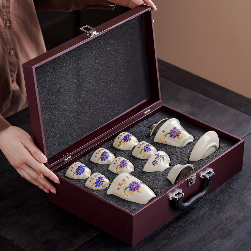 Set de ceai ceramic cu schimbare de culoare, în stil Ru Kiln, cu design floral, include gaiwan, cești de ceai și ceșcuță de distribuție; imprimare logo disponibil