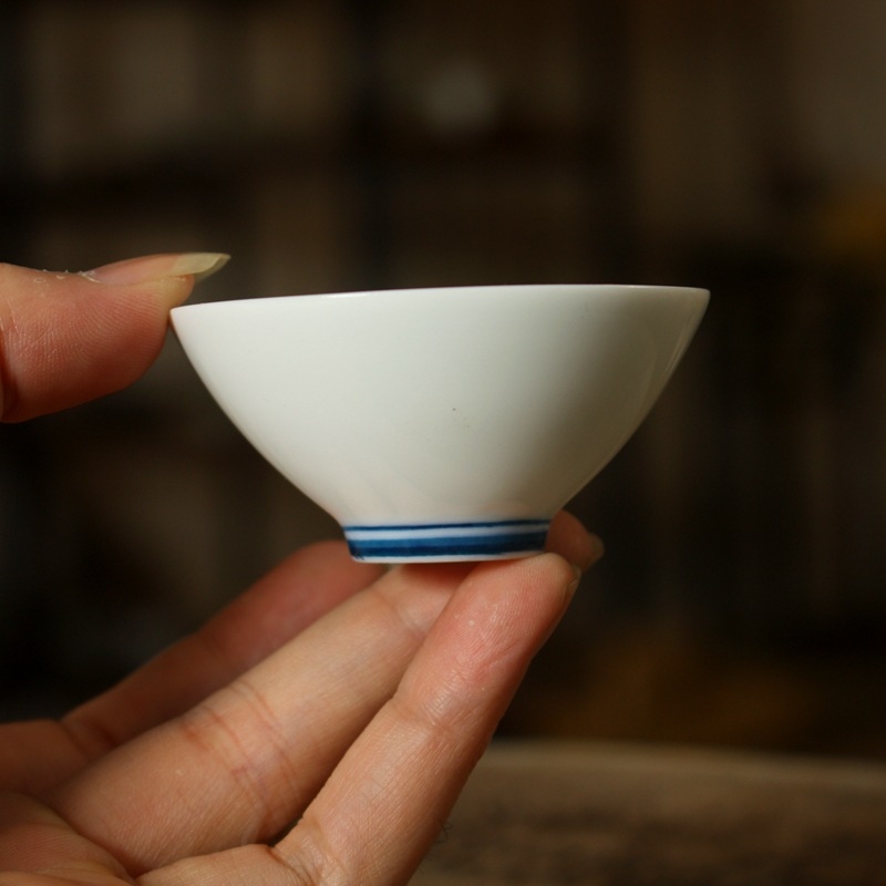 Керамичен Gongfu комплект за чай със малка чашка, ръчно рисувана линейна калиграфия