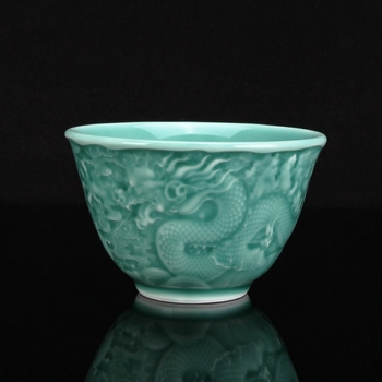 ceașcă de ceai Celadon cu relief dragon și phoenix, glazură verde prune, stil antic chinezesc, pentru uz casnic