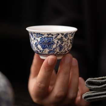 ceașcă de ceai din porțelan albastru și alb cu motiv lotus, ceramică de înaltă calitate, lux discret, ceașcă de ceai personală