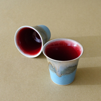 Ceșcuță de ceai ceramică, lucrată manual, cu motiv peisaj în glazură de cuptor, recipient personal pentru degustarea aromelor ceaiului