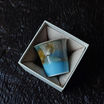 Ceșcuță de ceai ceramică, lucrată manual, cu motiv peisaj în glazură de cuptor, recipient personal pentru degustarea aromelor ceaiului