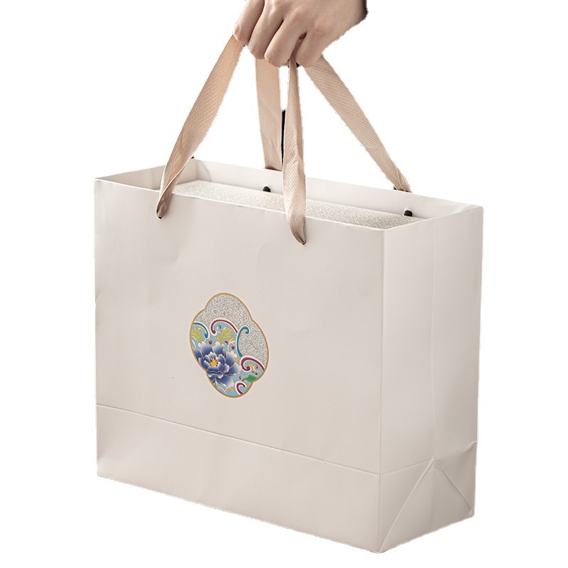 Ceașcă de ceai din porțelan, lucrată manual, design Floral sub glazură, stil palat
