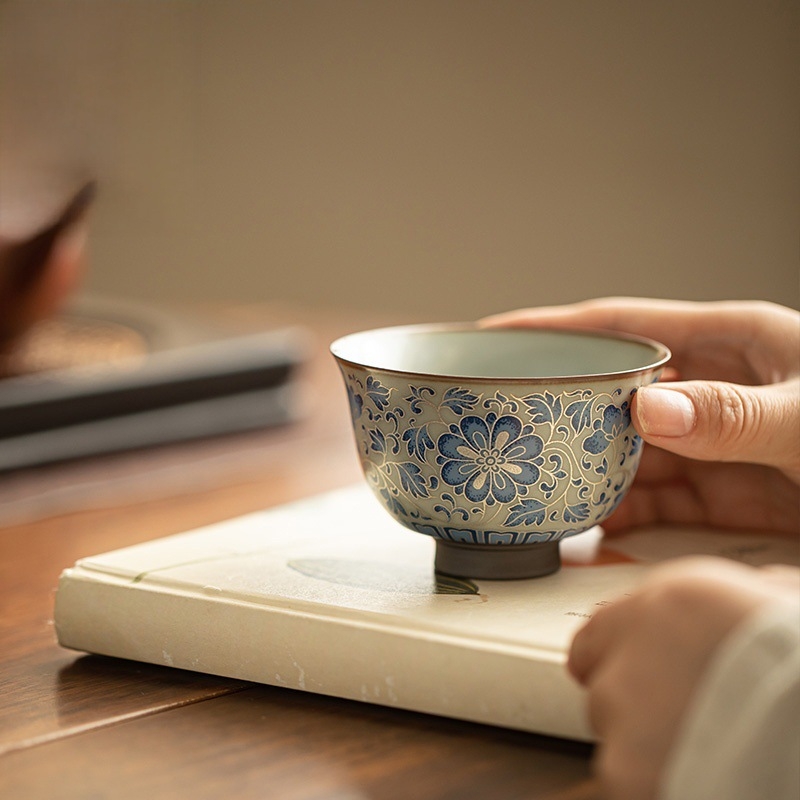 Ceașcă de ceai din porțelan de înaltă calitate, cu ornamente din argint în filigran și motiv de lotus — stil chinezesc, pentru uz casnic