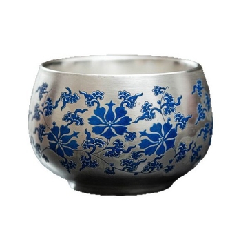 Ceașcă de ceai din argint placat cu aur, cu motiv lotus albastru și alb, stil chinezesc nou