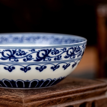 Jingdezhen Qiyantang ceșcă de ceai Pu'er din porțelan albastru-alb, stil antic, cu motiv floral