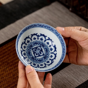 Jingdezhen Qiyantang ceșcă de ceai Pu'er din porțelan albastru-alb, stil antic, cu motiv floral