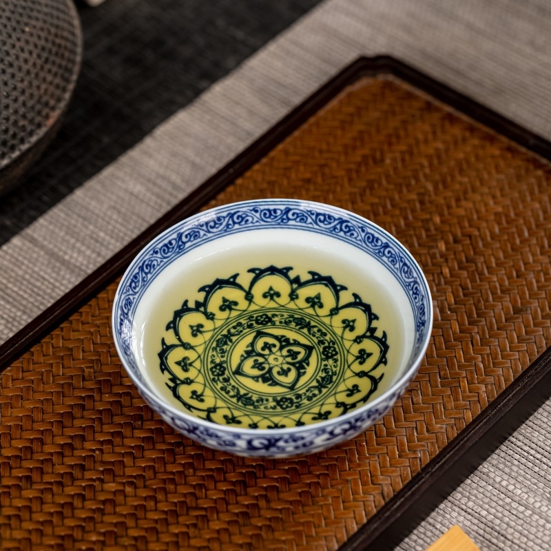 Jingdezhen Qiyantang ceșcă de ceai Pu'er din porțelan albastru-alb, stil antic, cu motiv floral