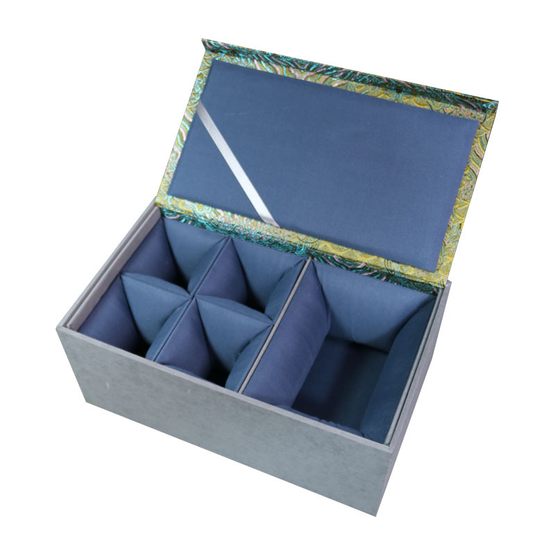 Set de ceainic cu cutie cadou: un ceainic și patru cești, ceainic din lut mov, cutie cadou Jianzhan, cutie brocart catifelat