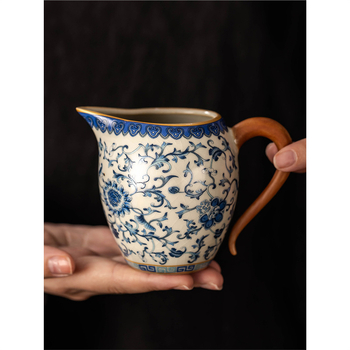 Set Kung Fu Ceai din ceramică bej cu cupa Gongdao albastru‑alb, accesorii ceremonie ceai, mare distribuitor de ceai și tavă de servire pentru uz casnic
