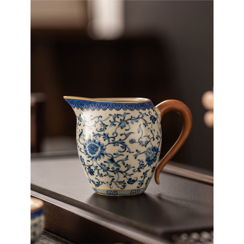 Set Kung Fu Ceai din ceramică bej cu cupa Gongdao albastru‑alb, accesorii ceremonie ceai, mare distribuitor de ceai și tavă de servire pentru uz casnic