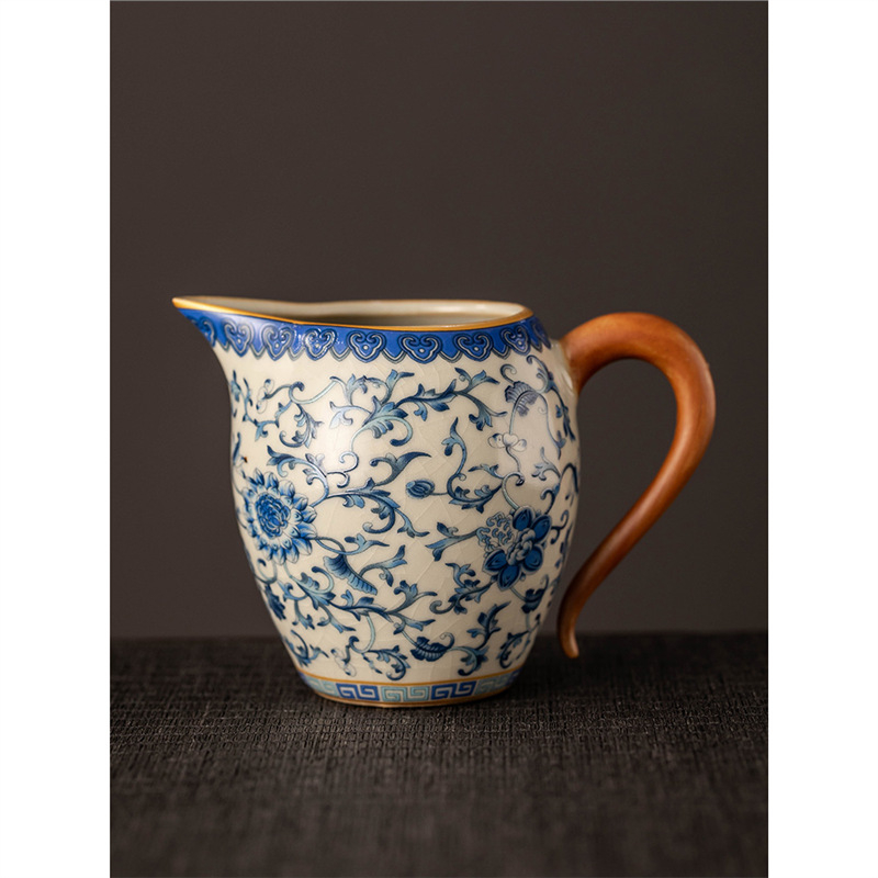 Set Kung Fu Ceai din ceramică bej cu cupa Gongdao albastru‑alb, accesorii ceremonie ceai, mare distribuitor de ceai și tavă de servire pentru uz casnic